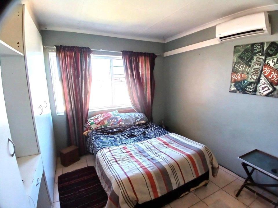 4 Bedroom Property for Sale in Perlemoenbaai Western Cape